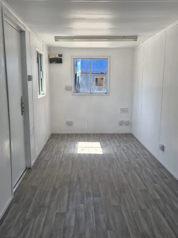 s-l1600-3-79 20 x 8 AV Open plan office green