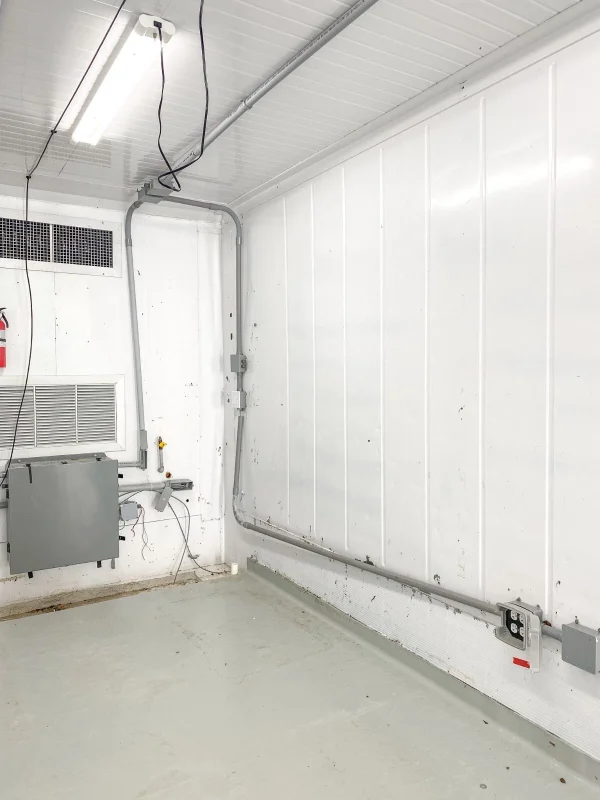 40 Foot High Cube Insulated Shipping Container with 5 Ton Bard HVAC